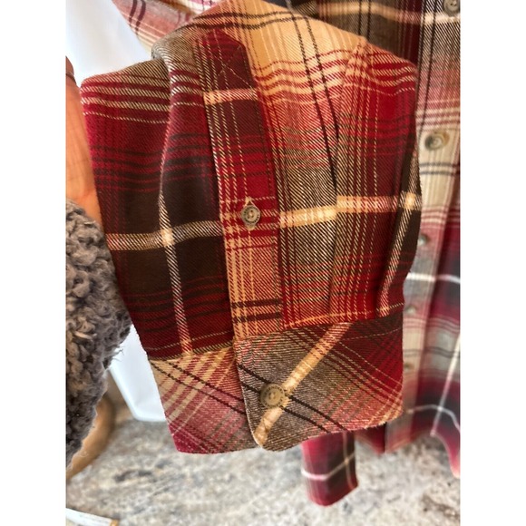 Legendary Whitetails Red Shadow Plaid‎ Flannel Shirt Medium Excellent Condition - Picture 5 of 8